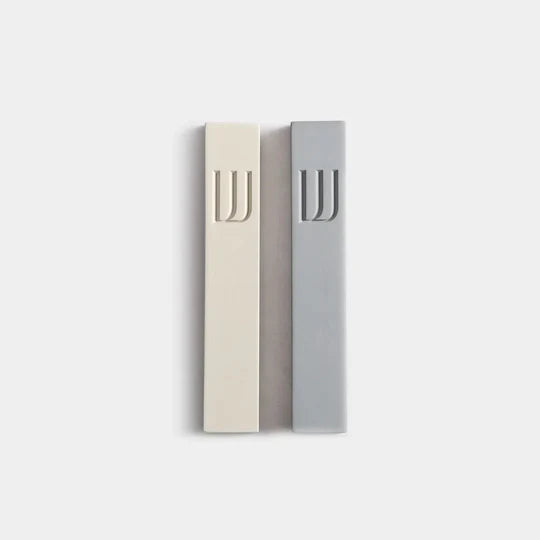 A stunning home sign with a personalized engraving made of clean, light gray concrete - Soft Gray series (Copy) 