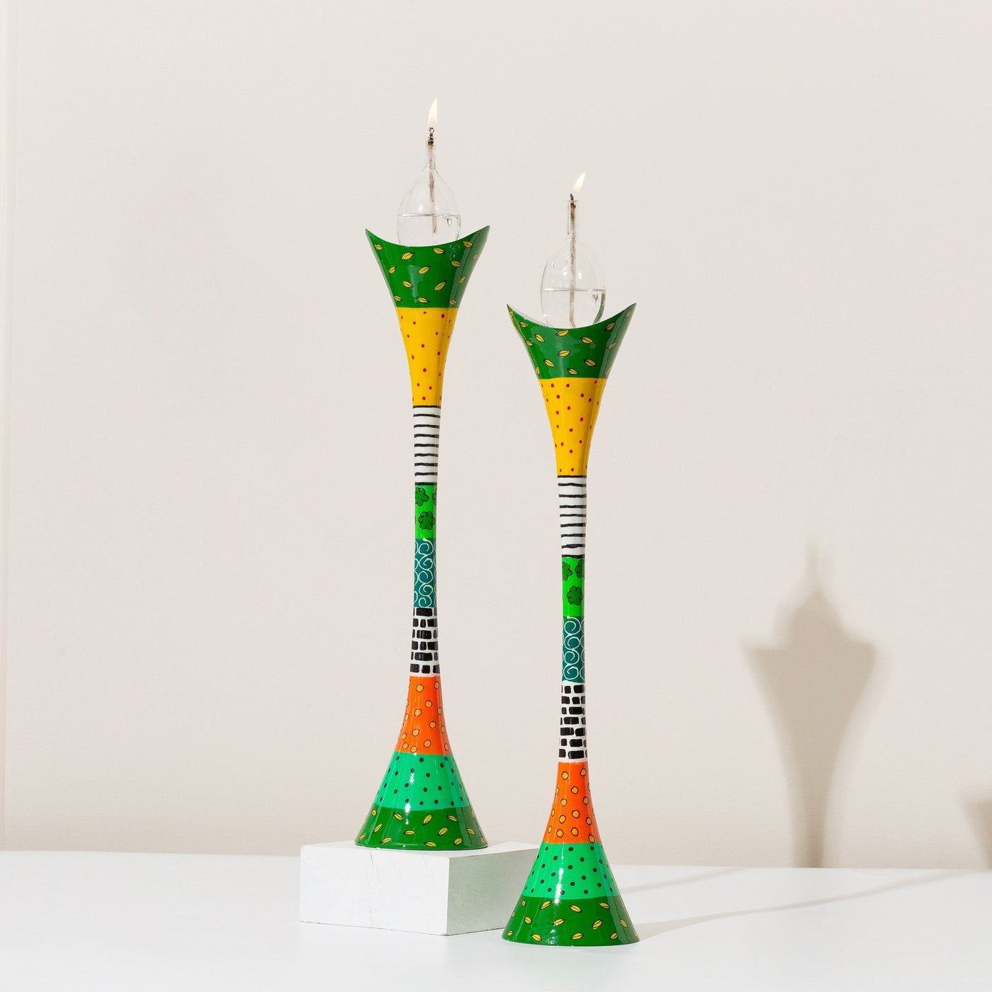 Modern Shabbat Candlesticks – Premium Curved Series 