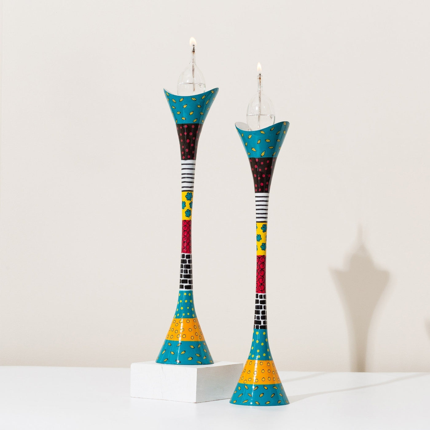 Modern Shabbat Candlesticks – Premium Curved Series 