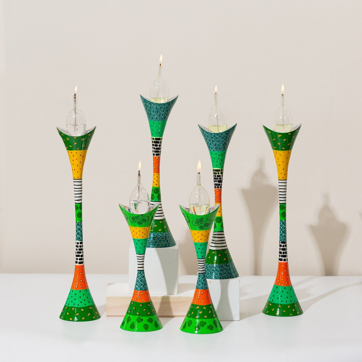 Modern Shabbat Candlesticks – Premium Curved Series 