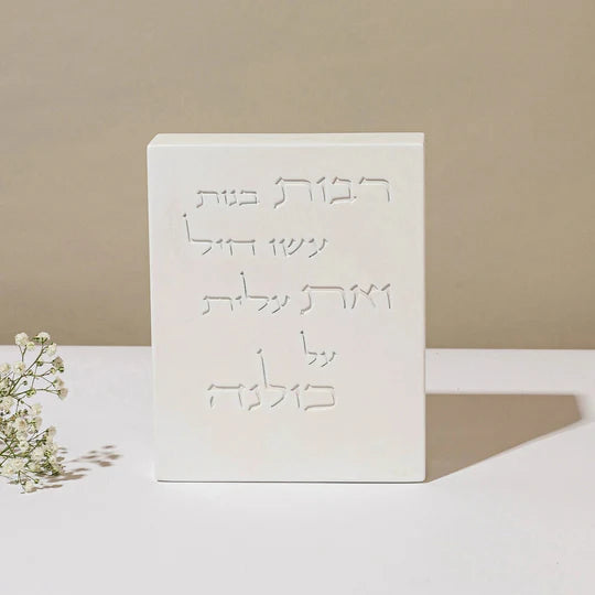A luxurious concrete woman's blessing with a clean design – Crown model 