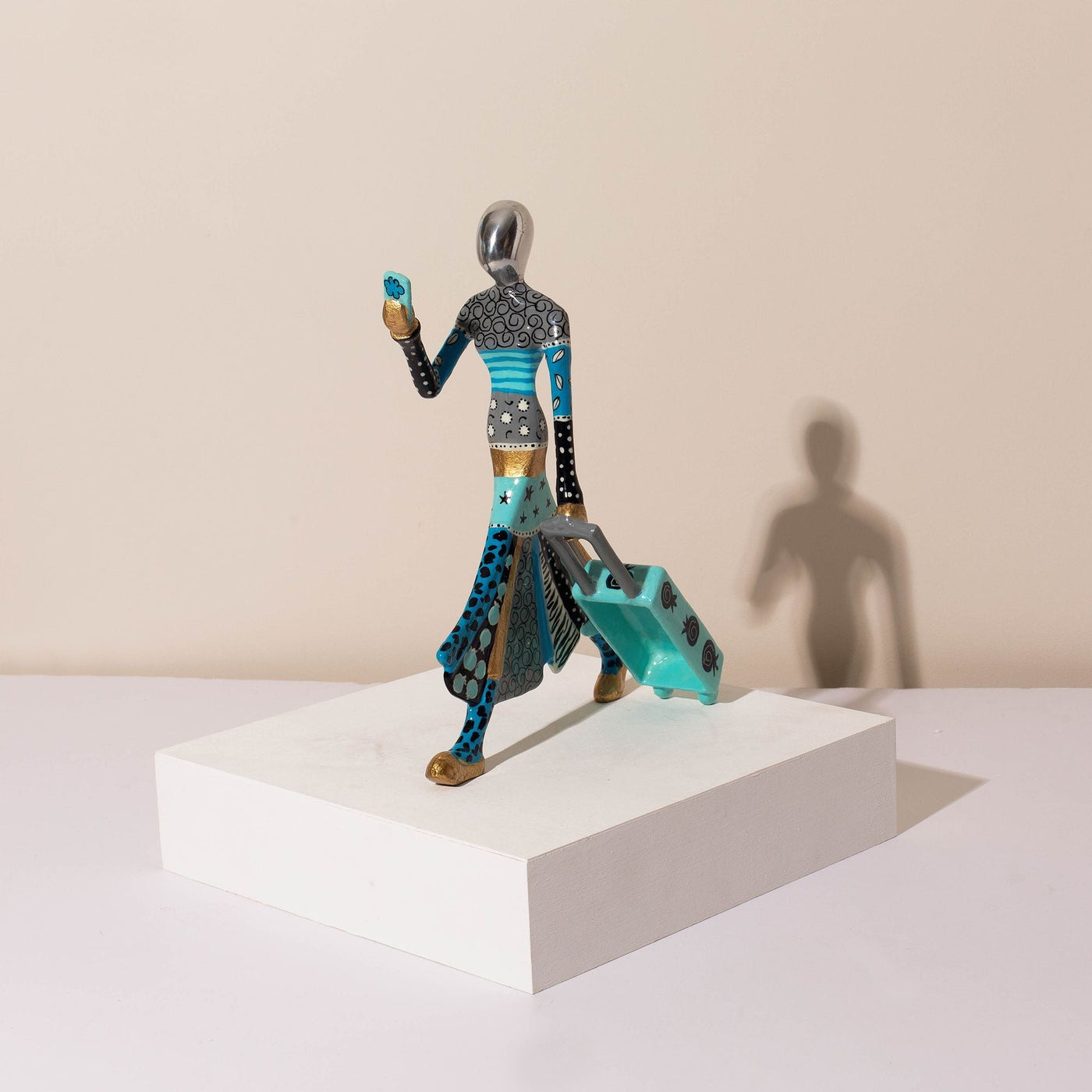 Stylish Traveler Sculpture – Flight Mood Figurine – Flight Mood Series 