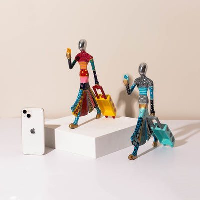 Travel-Themed Figurine – Bold & Elegant – Flight Mood Series 